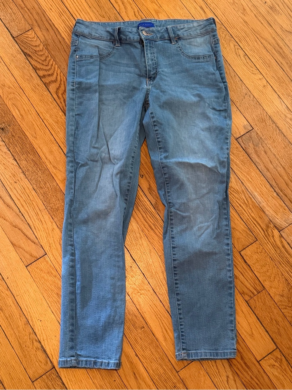 Simply Styled Medium Blue Denim Jeggings with Button Front